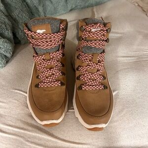 Sorel winter boots. Size 9 wmns.